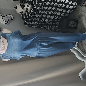 2 PC. Velour outfit and 2 PC. Sweater fit